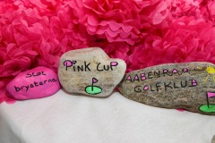 Flotte sten  lavet af Anette Kraft Mathiesen som høstede stor ros og en stor tak fra Pink Cup udvalget i Aabenraa Golfklub